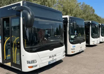 В Рівному на 100 одиниць тимчасово збільшили кількість транспорту, який курсуватиме до кладовища