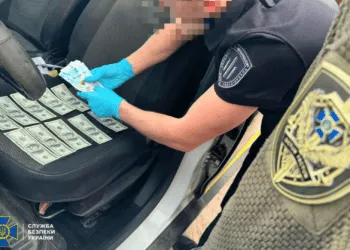 На Рівненщині СБУ затримало правоохоронця, який організував схему допомоги ухилянтам