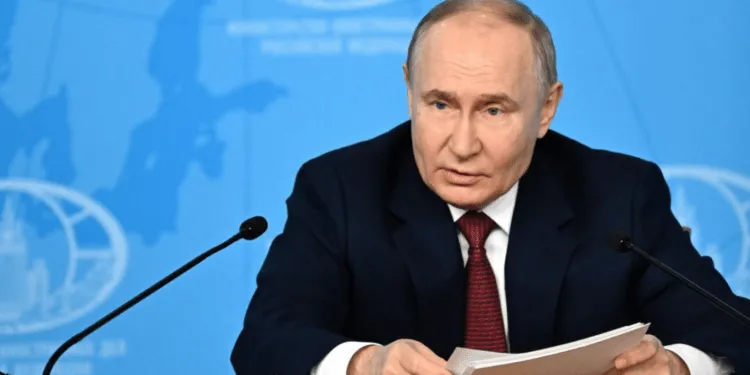 Путін відмовився виводити війська з України для переговорів