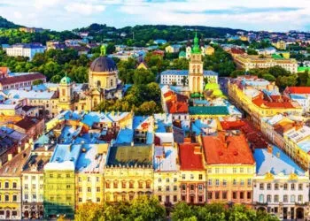 Почему стоит выбрать трансфер Киев Варшава для поездки в Польшу