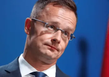 Угорщина блокуватиме виплати Україні через заборону транзиту нафти "Лукойлу"