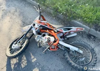 На Рівненщині сталася ДТП через неповнолітнього за кермом мотоцикла