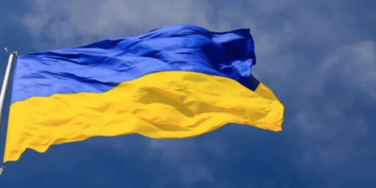 Обираємо привітання та листівки до Дня Державного прапора