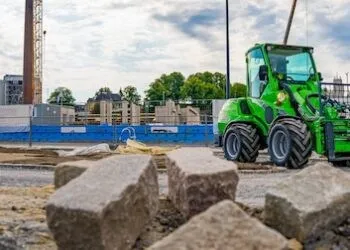 Переваги оренди навісного обладнання в Києві