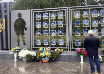 Алею Слави Героям та інтерактивний меморіал відкрили на Рівненщині