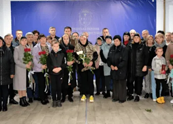 На Рівненщині сьогодні нагороджували посмертно загиблих Героїв: нагороди передали родинам