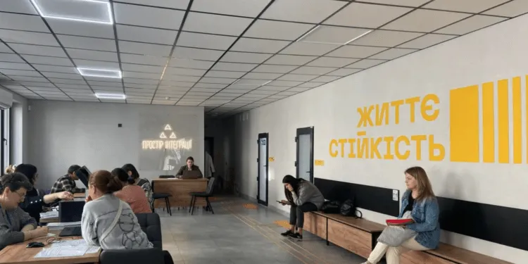 На Рівненщині ВПО можуть отримати грошову допомогу від БФ "Право на захист"