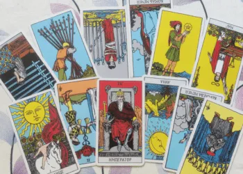 Гороскоп Таро для усіх знаків зодіаку на тиждень з 14 по 20 жовтня