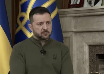 Українці пишуть петиції для скасування виплати "тисячі від Зеленського"