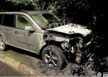 На Рівненщині судитимуть чоловіка, який на замовлення підпалив два автомобілі