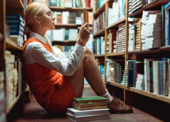 Як і хто може отримати 908 грн на придбання книжок через "Дію"