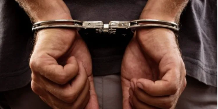 Вчора в Дубно патрульні спіймали шахрая, що перебував у розшуку