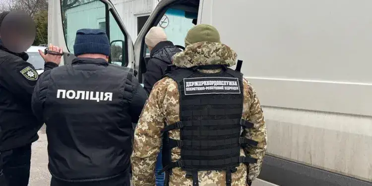 Майже мільйон гривень за нелегальний перетин кордону: на Рівненщині викрито незаконний сімейний бізнес