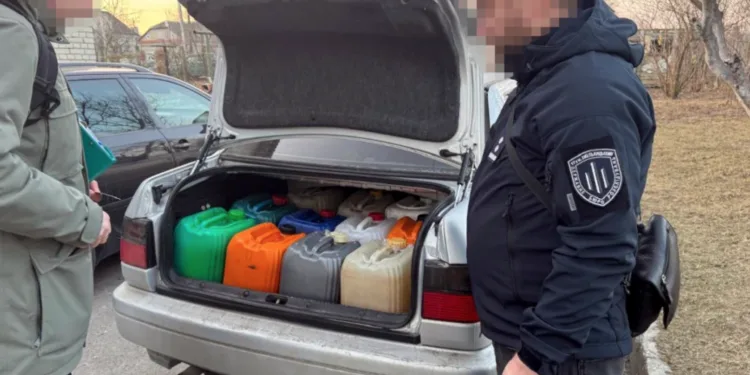 На Рівненщині викрили масштабне розкрадання пального у військовій частині