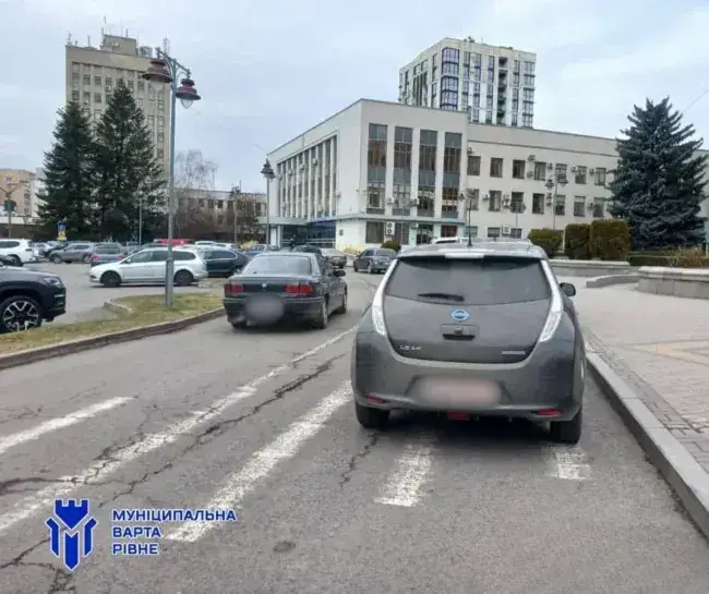 Мунварта в Рівному оштрафувала 850 "оленів" за неправильне паркування автівок