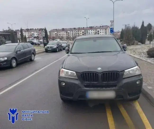 Мунварта в Рівному оштрафувала 850 "оленів" за неправильне паркування автівок