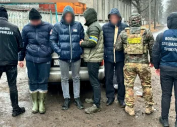 Затримано двох жителів Рівненщини, які організували канал незаконного перетину кордону