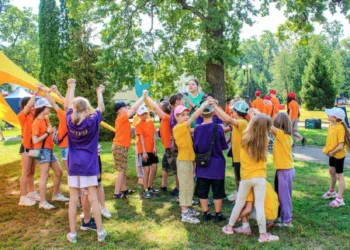 Діти-пільговики з Рівненщини можуть відпочити в Артеку: як отримати путівку