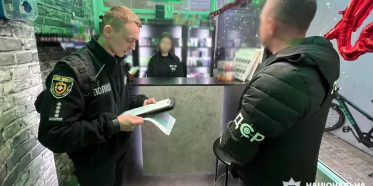 Мешканця Рівненщини судитимуть за незаконний продаж рідин для електронних сигарет