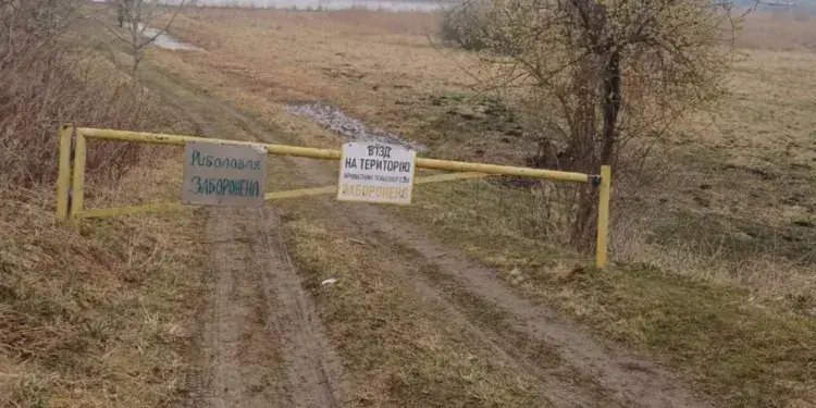На Рівненщині громадянам перекрили доступ до водойми: екологи виявили порушення