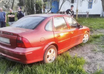 Суперечка через парковку завершилася ножовим пораненням: поліція Рівненщини затримала підозрюваного