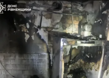 У Сарнах сталася пожежа в п’ятиповерхівці: евакуйовано 15 мешканців