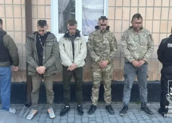 На Рівненщині затримали трьох чоловіків, які організовували втечу ухилянтів через кордон