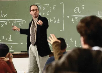 Вчителям дозволили річну відстрочку від мобілізації — вона діятиме навіть улітку