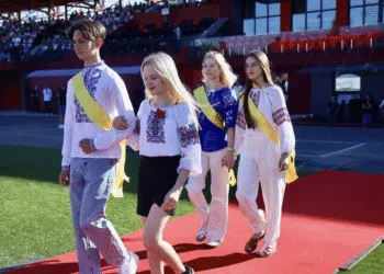 1600 випускників пройде вулицями Рівного: завтра відбудеться святкова хода «Випускник-2025»