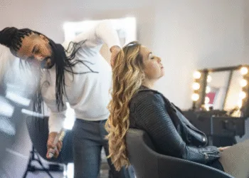 Місячний календар стрижок на липень 2025: змінюємо настрій та зачіску