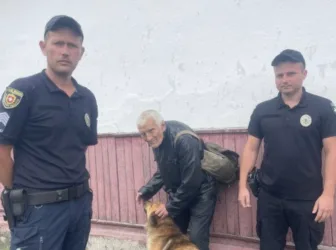 На Сарненщині пес Барсик допоміг поліції знайти 82-річного пенсіонера, який загубився в лісі