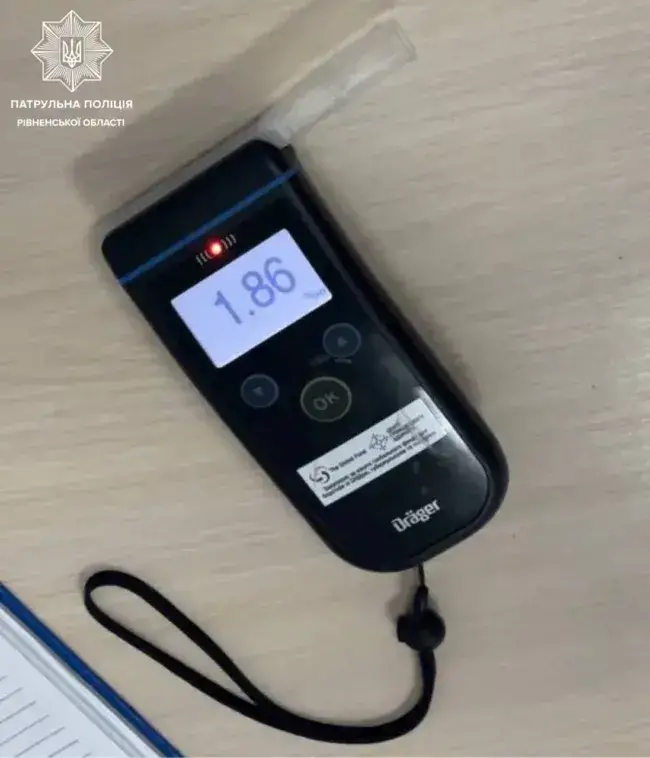 У Рівному патрульні виявили нетверезого водія, який керував авто з чужими номерними знаками