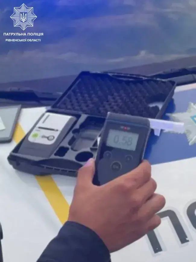 У Рівному зупинили нетверезого мотоцикліста без прав на Дубенській
