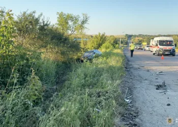 На Рівненщині у Бармаках зіткнулися два авто: обидва водії в лікарні