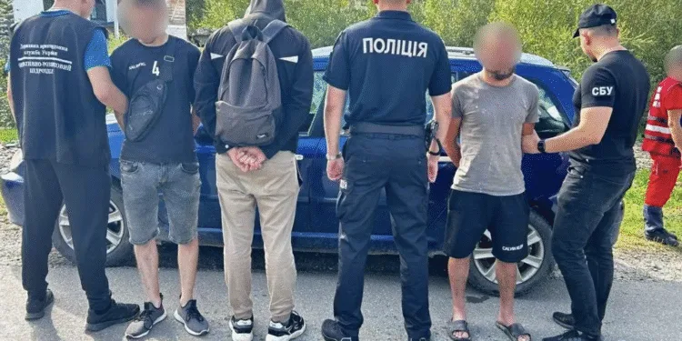 Вʼязниця за незаконний виїзд з України: Кабмін передав законопроєкт до Верховної Ради