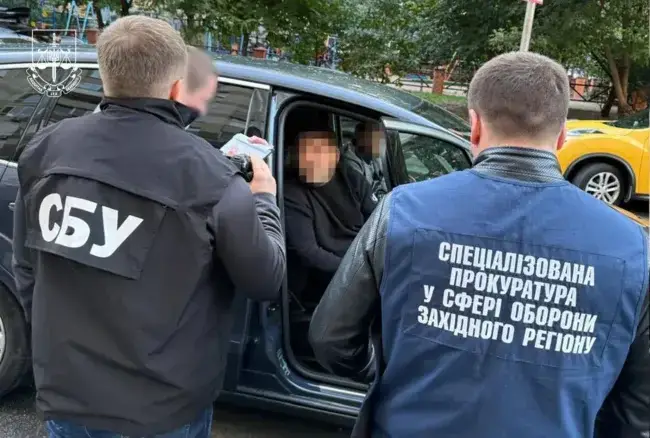 Спроба підкупу прикордонника на Рівненщині: йому пропонували 4 тисячі доларів за незаконний перетин кордону