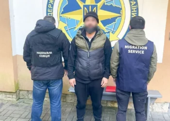 Поліцейські Рівненщини примусово видворили нелегала до Туреччини