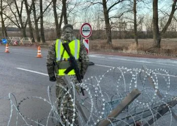На Рівненщині двоє водіїв проігнорували вимоги прикордонників й намагалися втекти