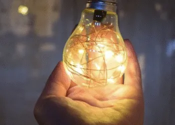 Графіки погодинних відключень світла в Рівному на 29 листопада