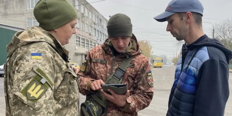 На Рівненщині ТЦКашника побили ломом: що відомо станом на цей момент