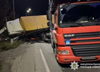 Аварія на трасі Київ—Чоп на Рівненщині: постраждала родина (ФОТО)