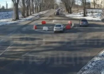 Патрульні покарали водія за порушення ПДР на кільці в Рівному: що відомо