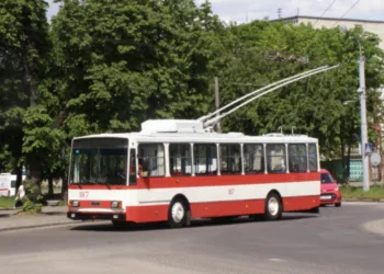 Мешканці Рівного вимагають повернути на маршрут тролейбус №5