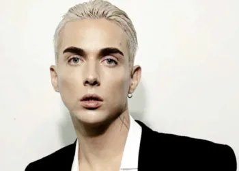 В Рівному гомофоби зірвали концерт Melovin через ненависть: що відомо