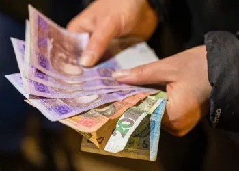 Хто у Рівному може отримати грошову допомогу та де її оформити