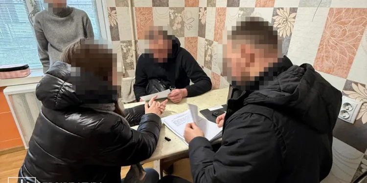 У Рівному шахрай вимагав 30 000 доларів за "вирішення" кримінальної справи