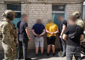 Жителі Рівненщини підпалили суд і банк у Луцьку на замовлення: їх затримано