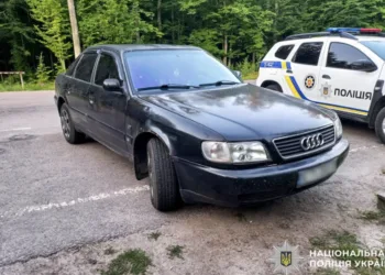 На Рівненщині зупинили водія Audi з гранатою та понад двома сотнями набоїв