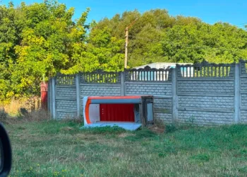 У Рівному вандали псують та підпалюють баки для сміття