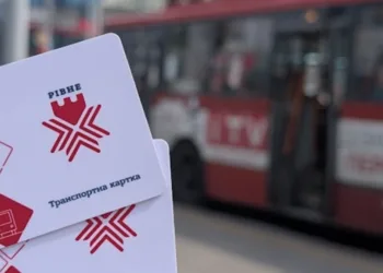 Рівняни вимагають повернути готівку в транспорті: петиція вже набрала потрібну кількість голосів